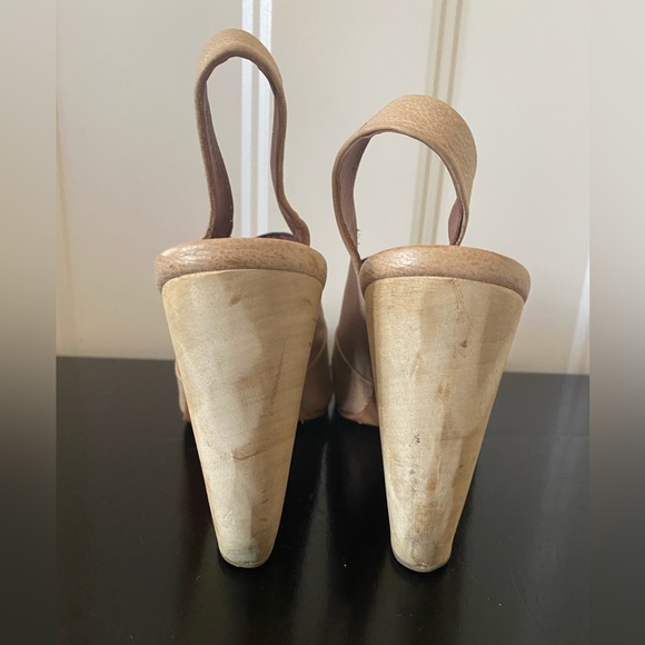 RACHEL COMEY size 8 tan leather sling backs with wooden heels. - Picture 5 of 7